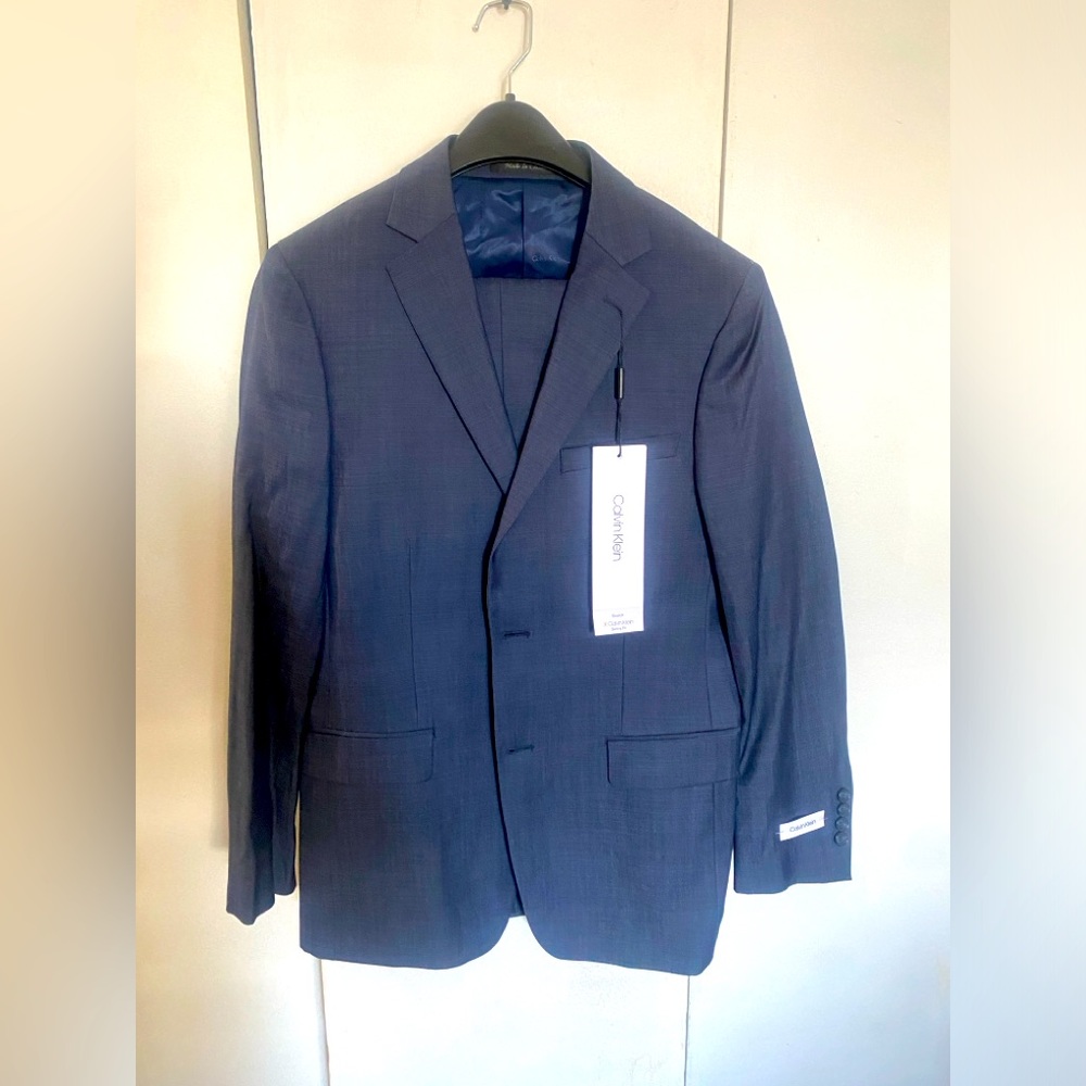 Men’s brand new calvin Klein skinny suit 38R/31W